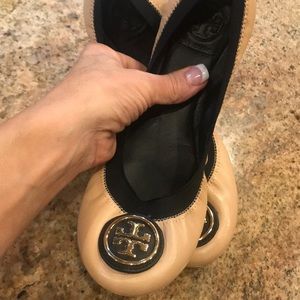 Tory Burch ballet flats in Tan & black